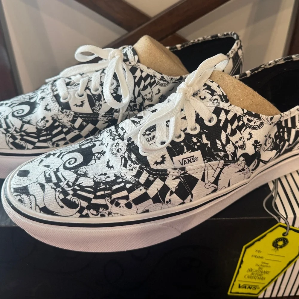 Collectible Vans Tim Burtons Nightmare Before Christmas Low-Tops M10.5/W12 - Picture 1 of 6